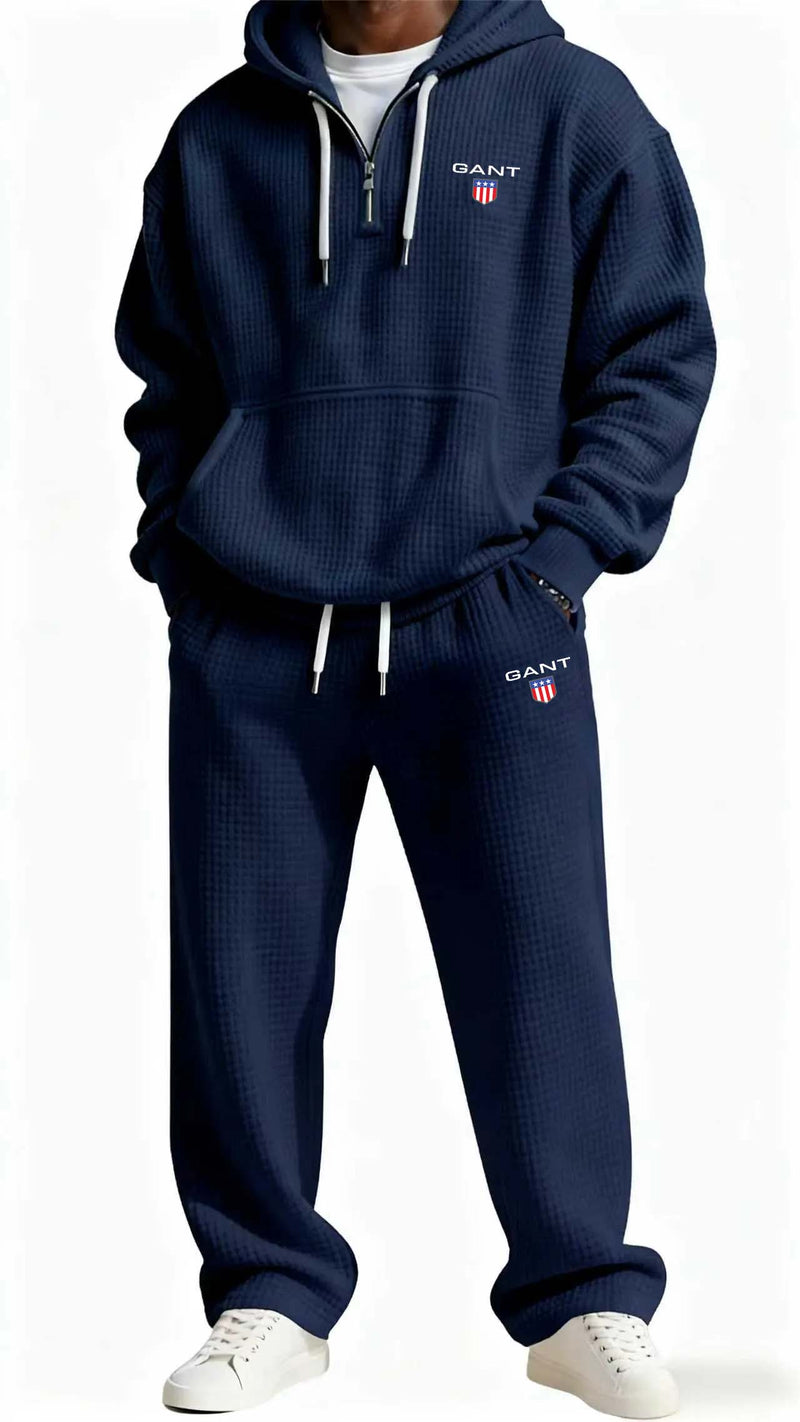 GANT vaffelstrikket sæt i Blå – hoodie og bukser forfra på model