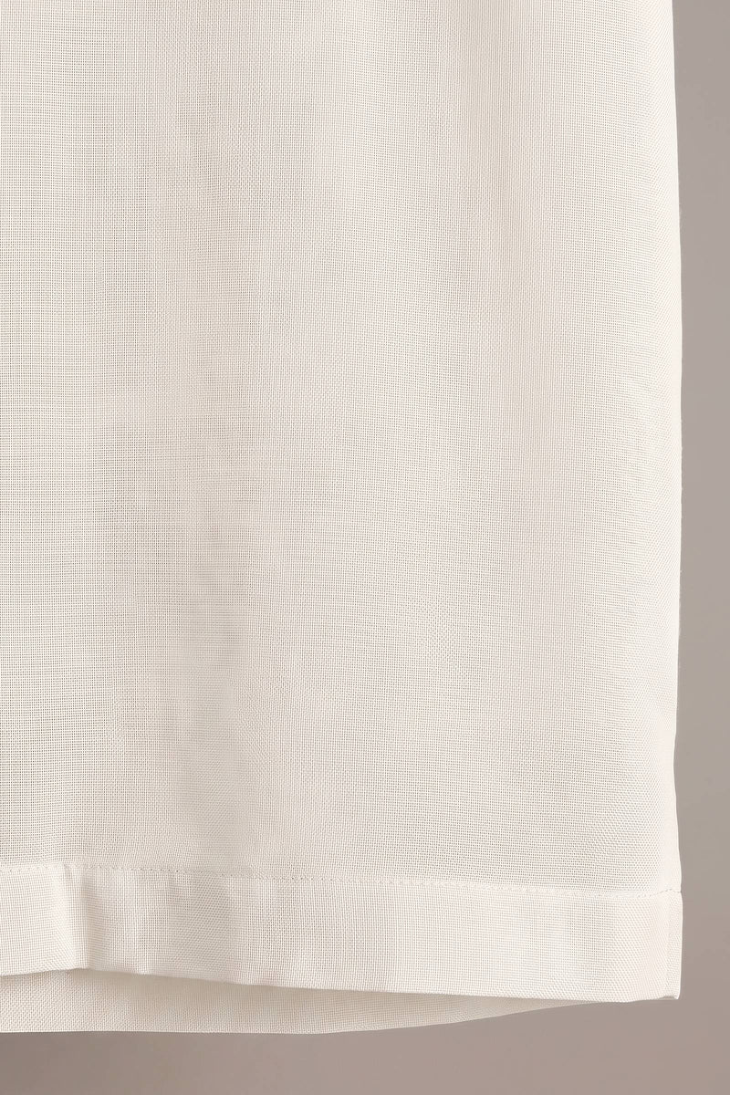 Birger-kauluspaita off-white-sävyisenä — kangasyksityiskohta
