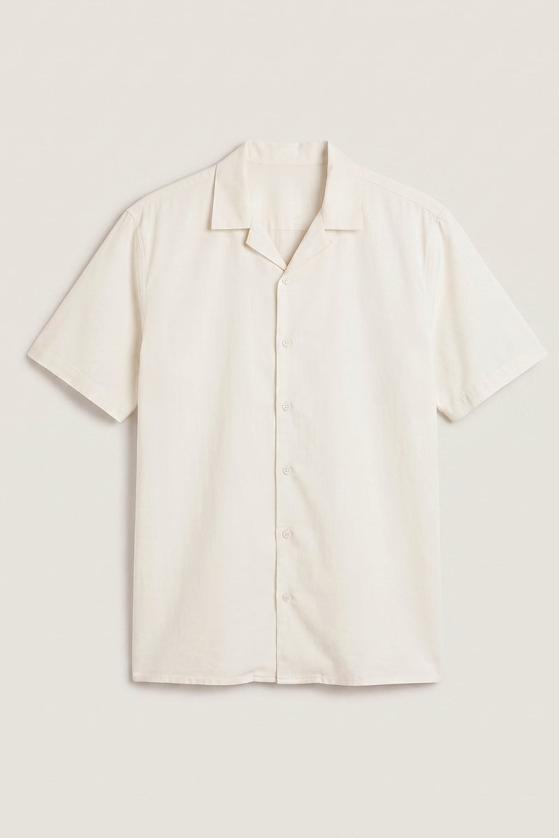 Birger-kauluspaita off-white-sävyisenä — tuotekuva makuulla