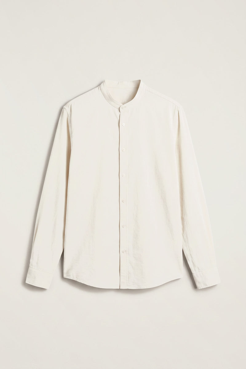 Elof skjorta i off-white — liggande produktbild