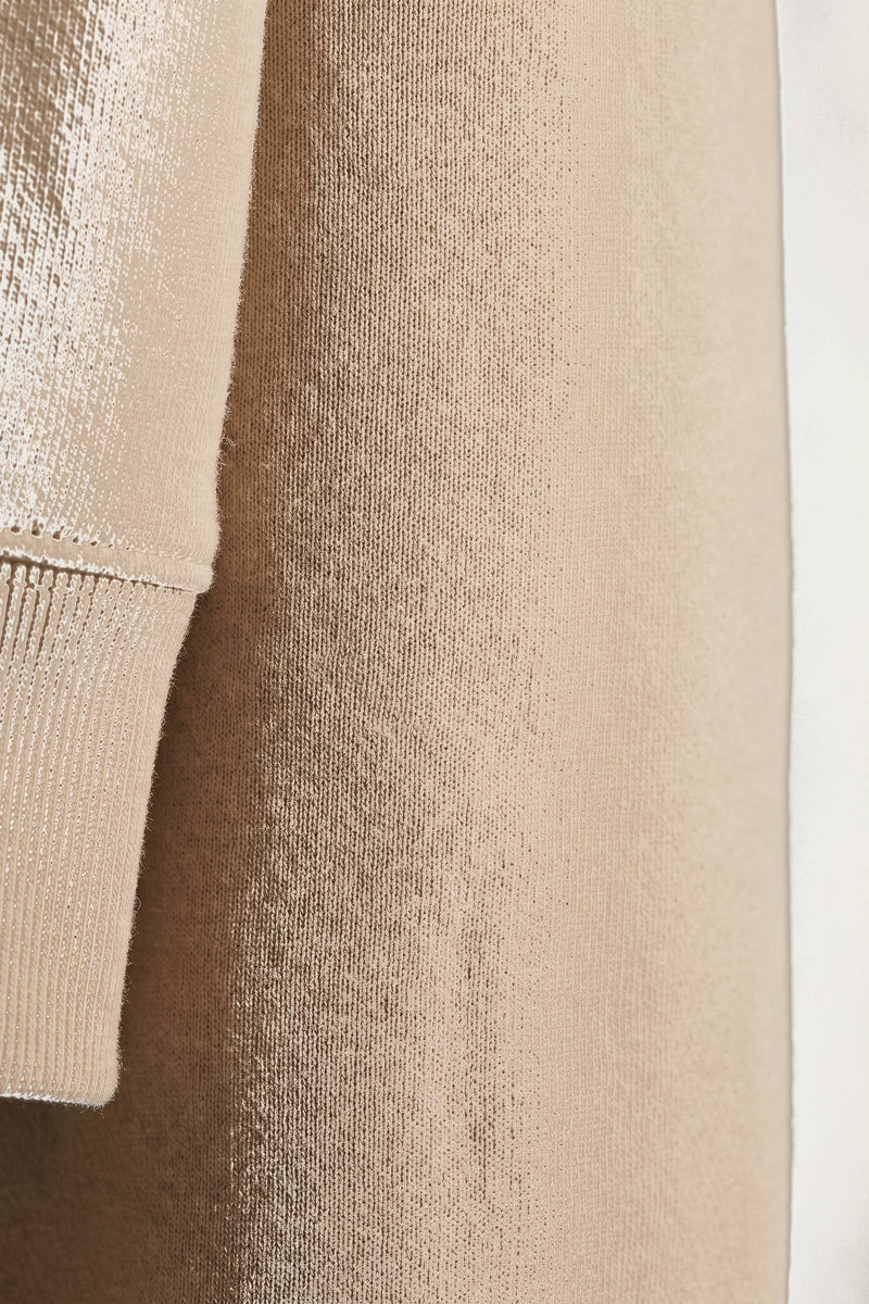 Vik sweatshirt i sand — tygdetalj