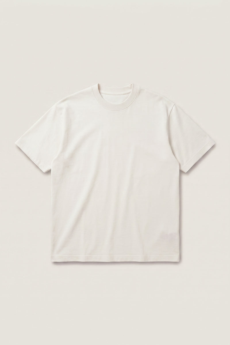 Harald t-shirt i off-white — liggende produktbillede